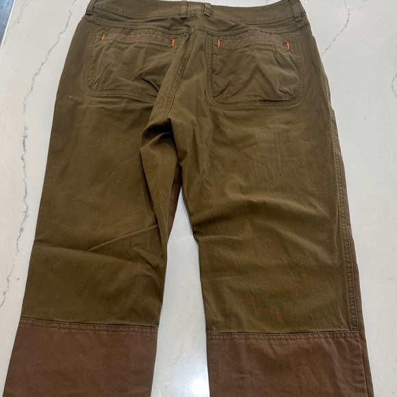 Orvis Women's Two-Tone Straight Leg Pants - Olive and Brown - Picture 4 of 5